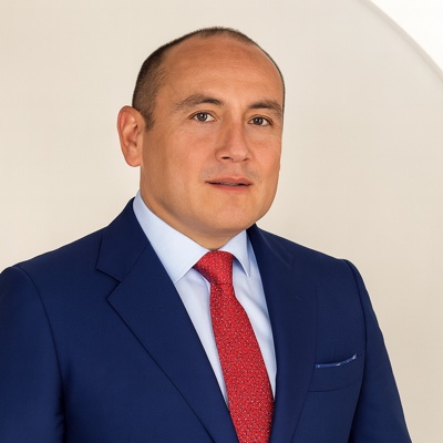 Dr. Gustavo Liy